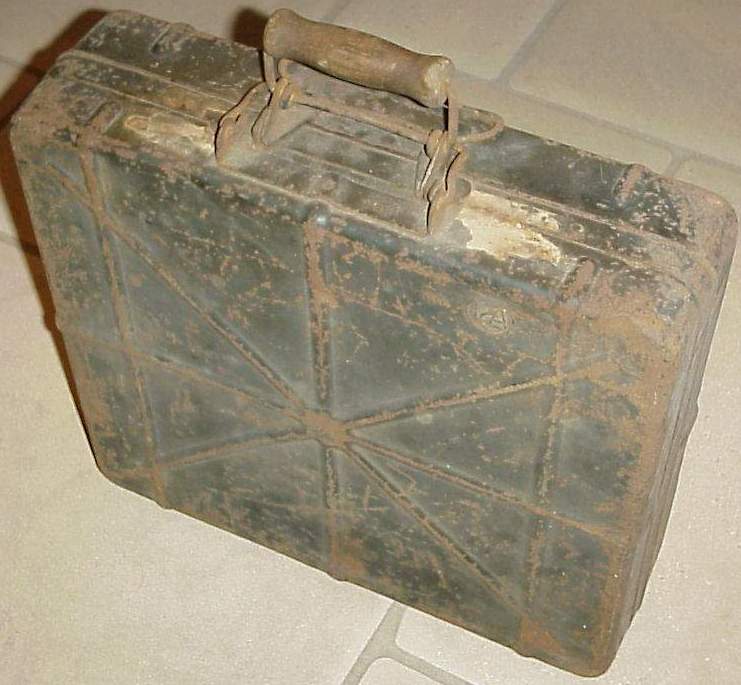 Photo Ammunition box with interior for  3,7 cm Sprgr. Patr. 18