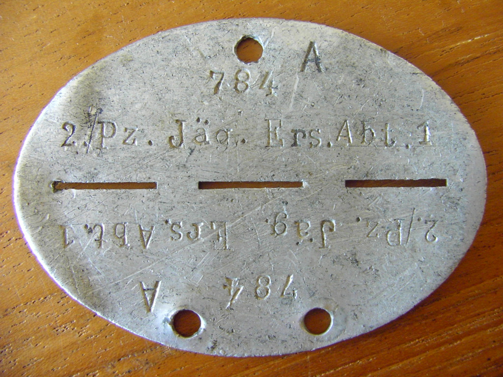 Photo Erkennungsmarke 2. Pz.Jäg.Ers.Abt.1  A 784