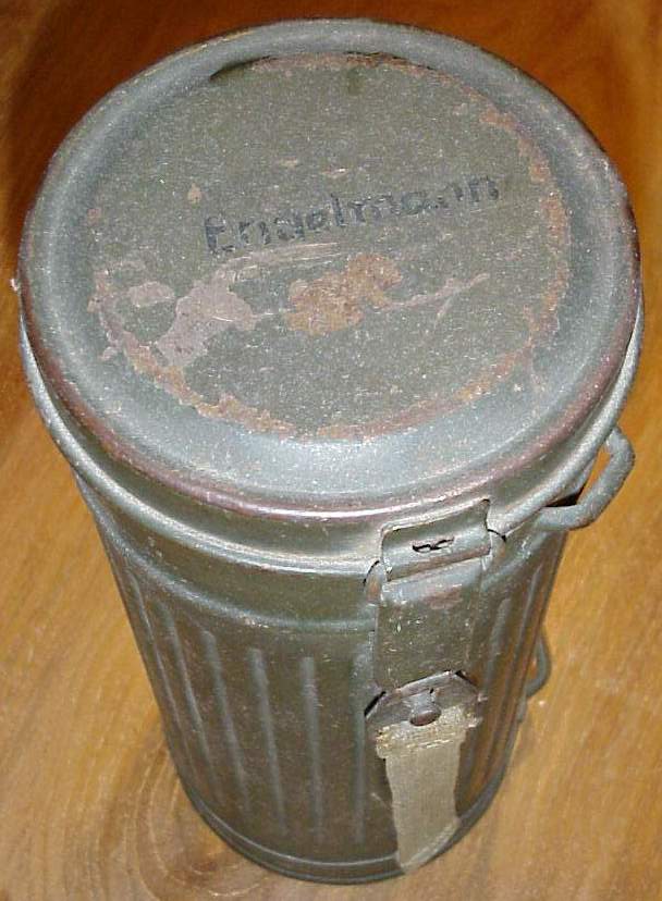 Photo Gas mask in metal container