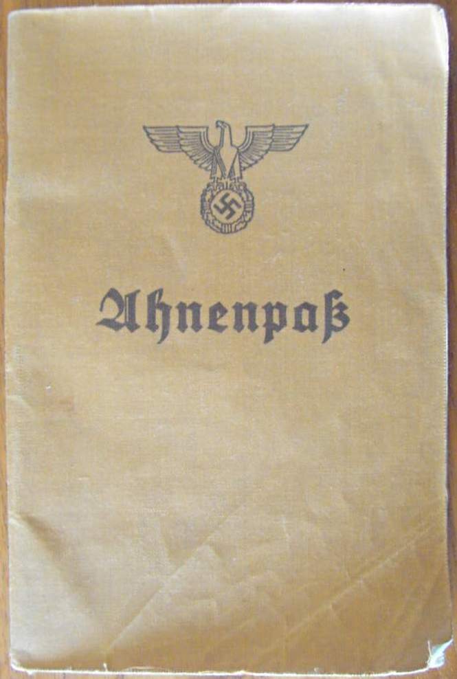 Photo Ahnenpass (brown) - eagle on swastika (special type)