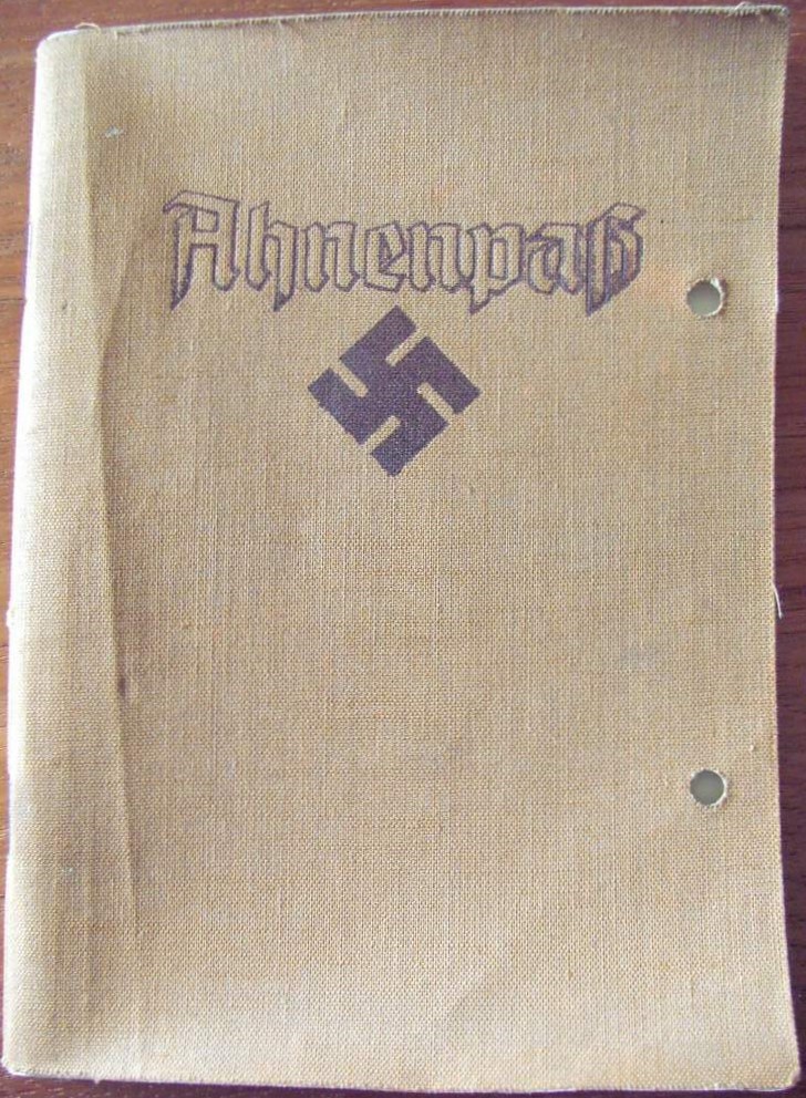 Photo Ahnenpass (brown) - swastika - Hübner Ferdinand