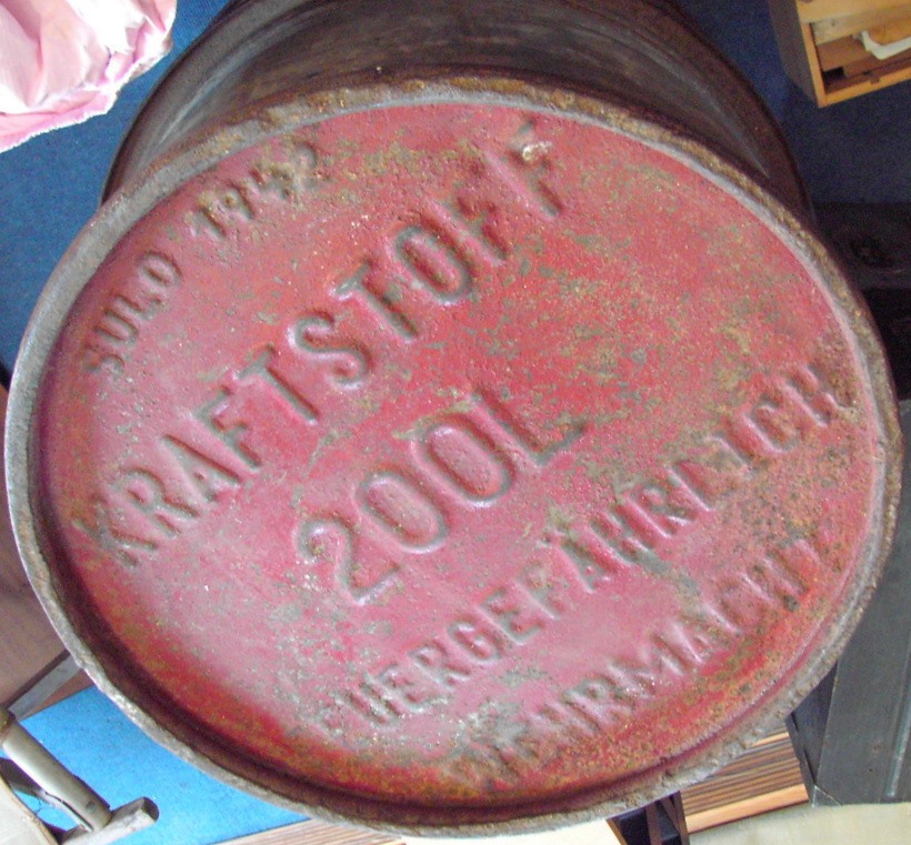 Photo 200 litre barrel - Sulo 1942 - Kraftstoff 200 L - Fuergefährlich - Wehrmacht