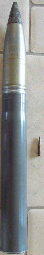 Photo 88 mm FLAK 18 - shell + head + detonator