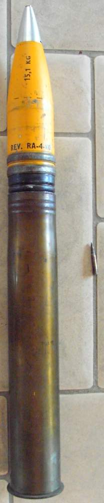 Photo 105 mm - casing + head + detonator