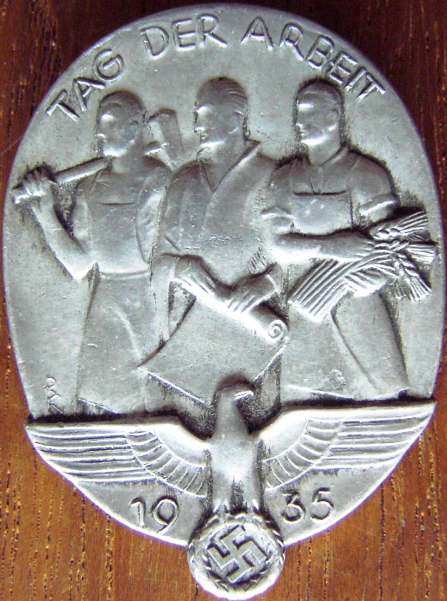 Photo Tag der Arbeit - 1935 - Manufacturer : Gebrüder Baldauf G.m.b.h. Marienburg i. SA.