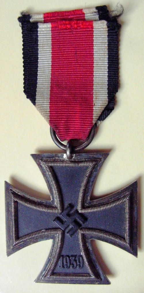 Photo EK II on ribbon