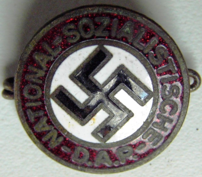 Photo Party badge - Nationalsozialistische DAP - M1/129 RZM - Original?