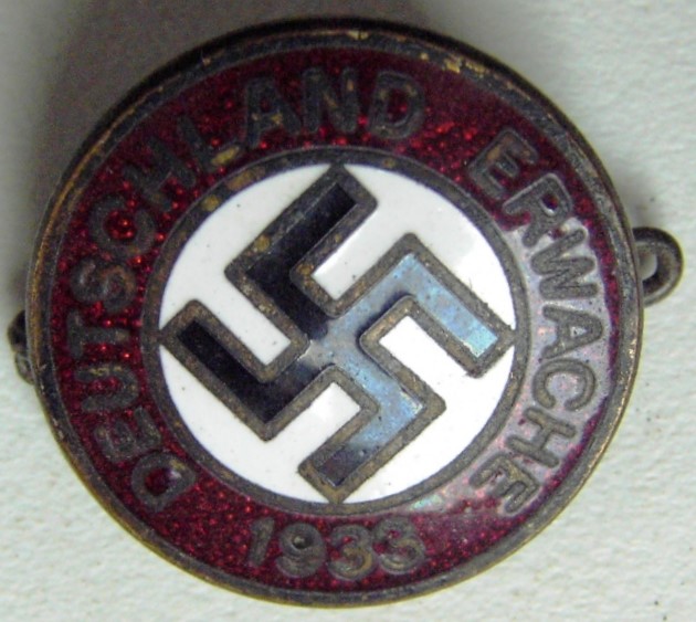 Photo Party badge - Deutschland Erwache 1933 - M1/129 RZM - Original?