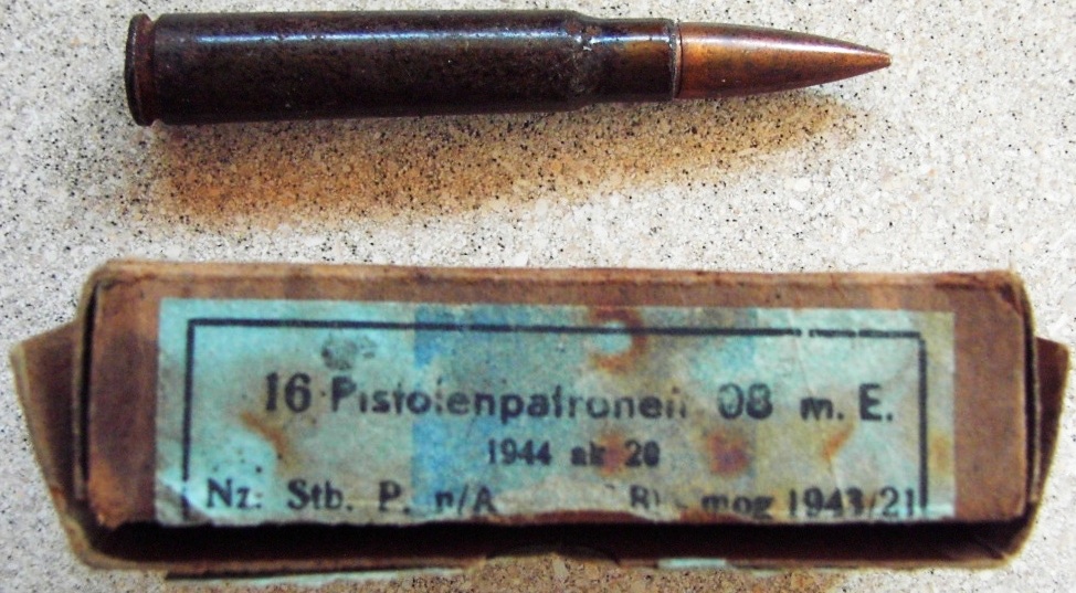 Photo Ammunition box - 16 Pistolenpatronen 08 m.E. - 1944 ak 20 - EMPTY!