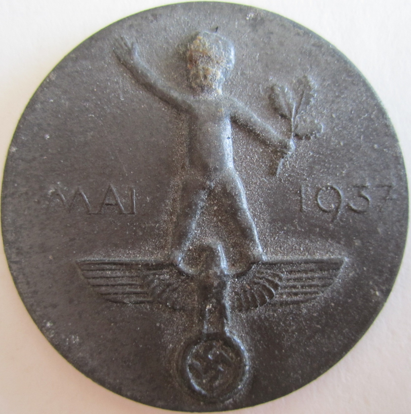 Photo 1. Mai 1937 - without pin - Manufacturer : unknown