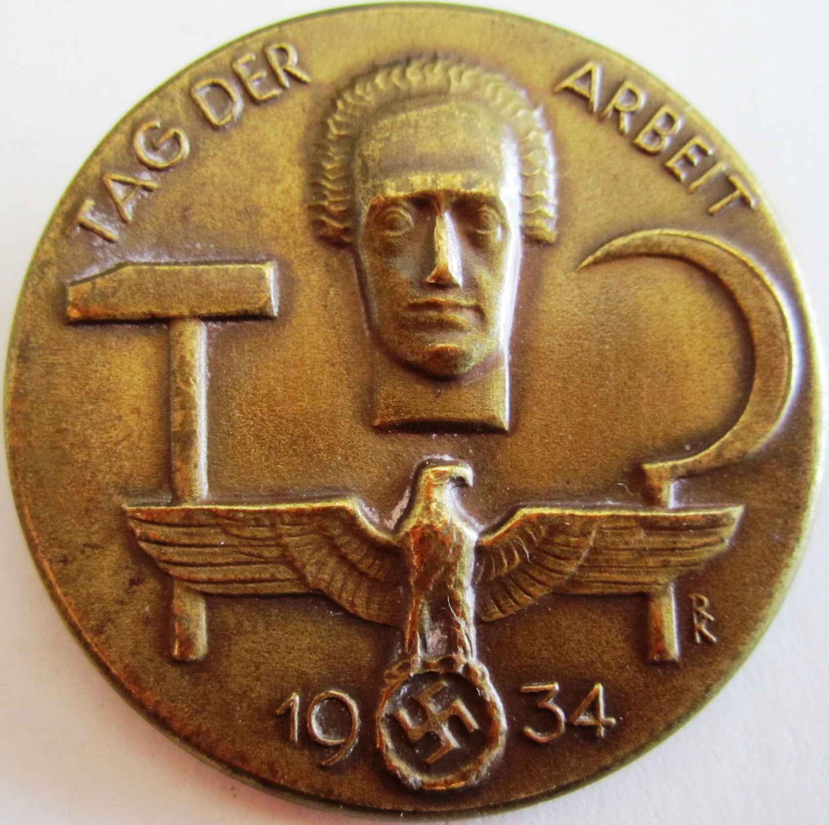 Photo Tag der Arbeit - 1934 - Manufacturer : 5 Schwäb. Gmünd