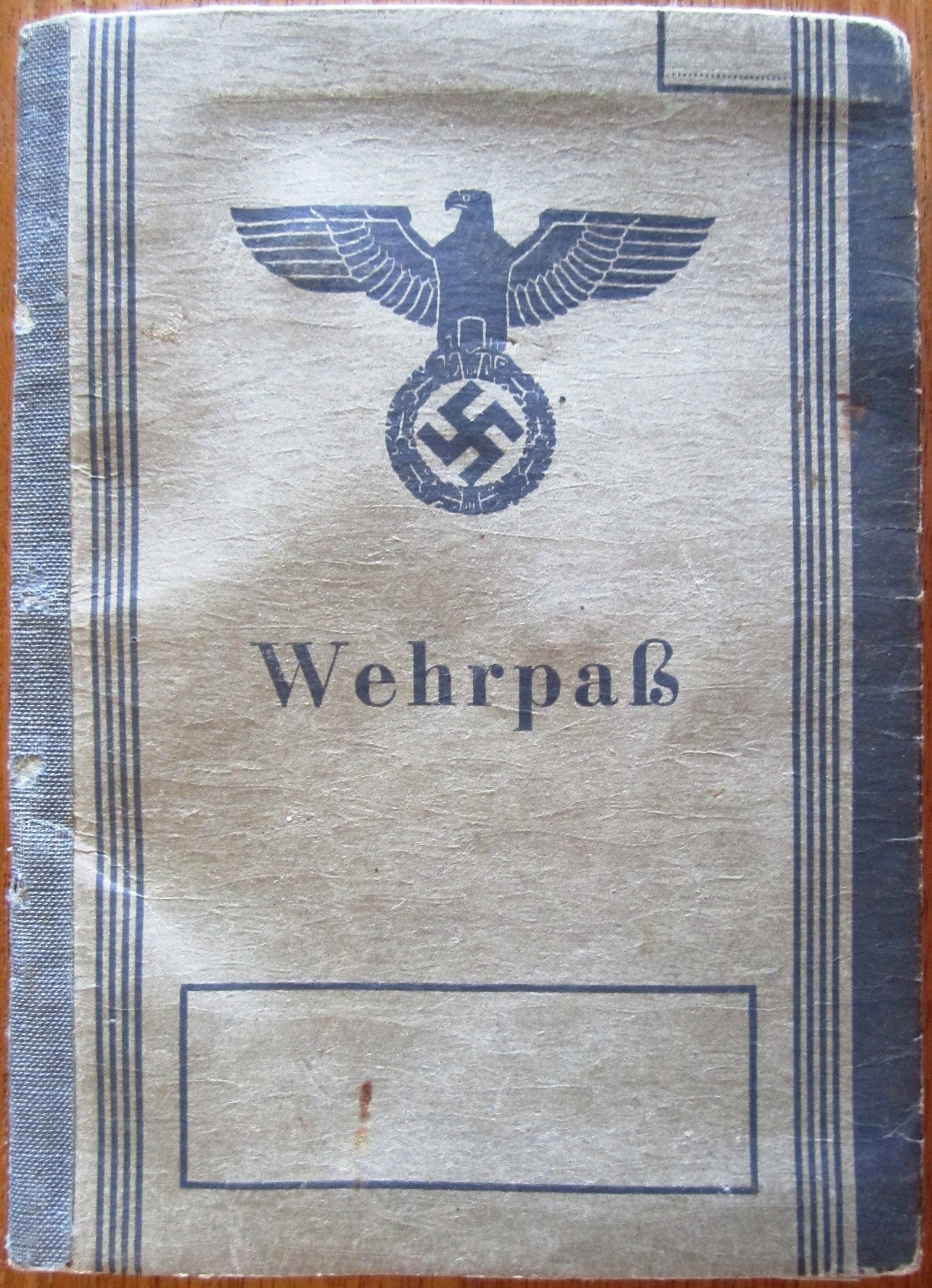 Photo Wehrpass 2nd model Heer - Nr40/1/54/2 + Wehrpass Notiz F - Karl Obermeier