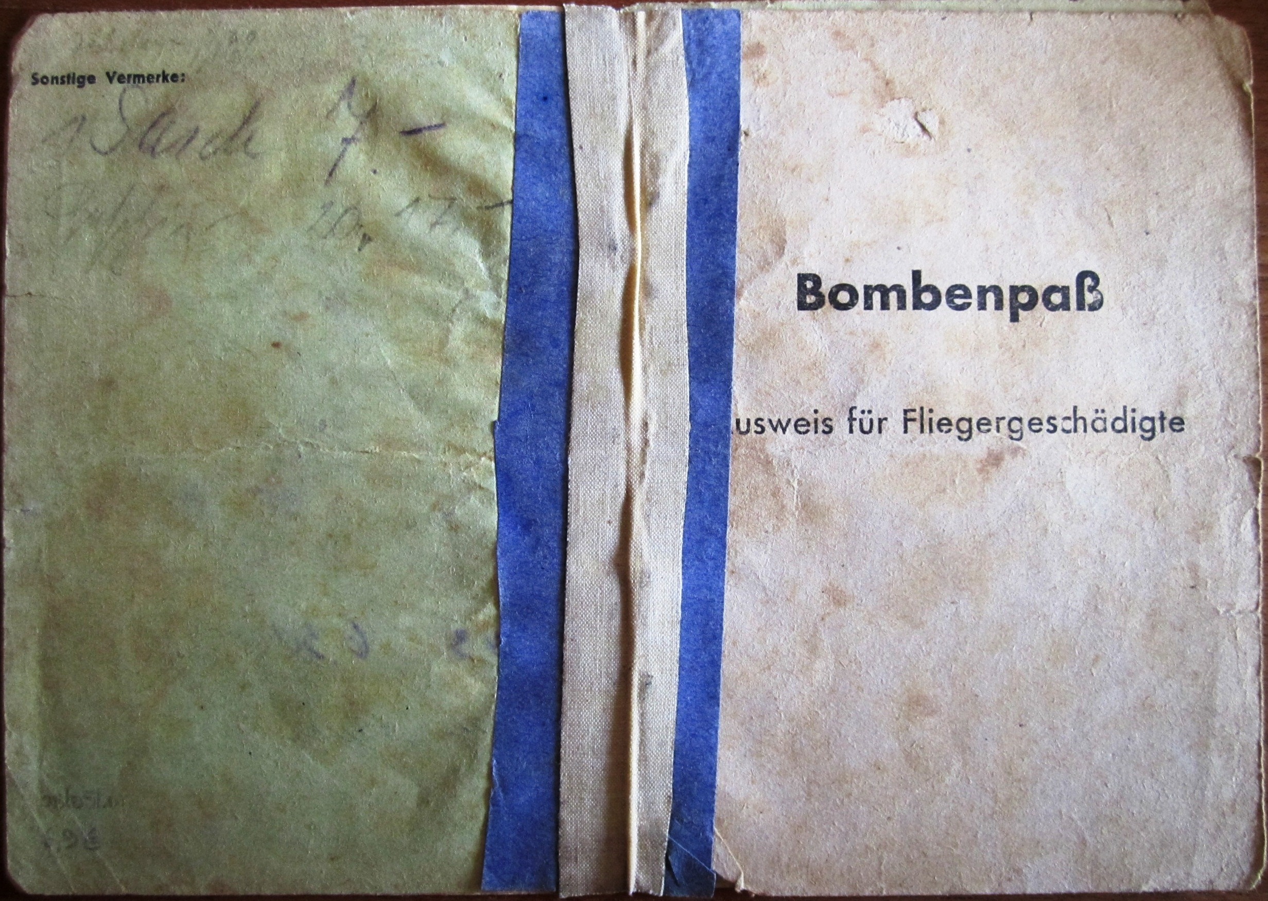 Photo Bombenpass - Ausweis für Fliegergeschädigte - Hannover - Franziska