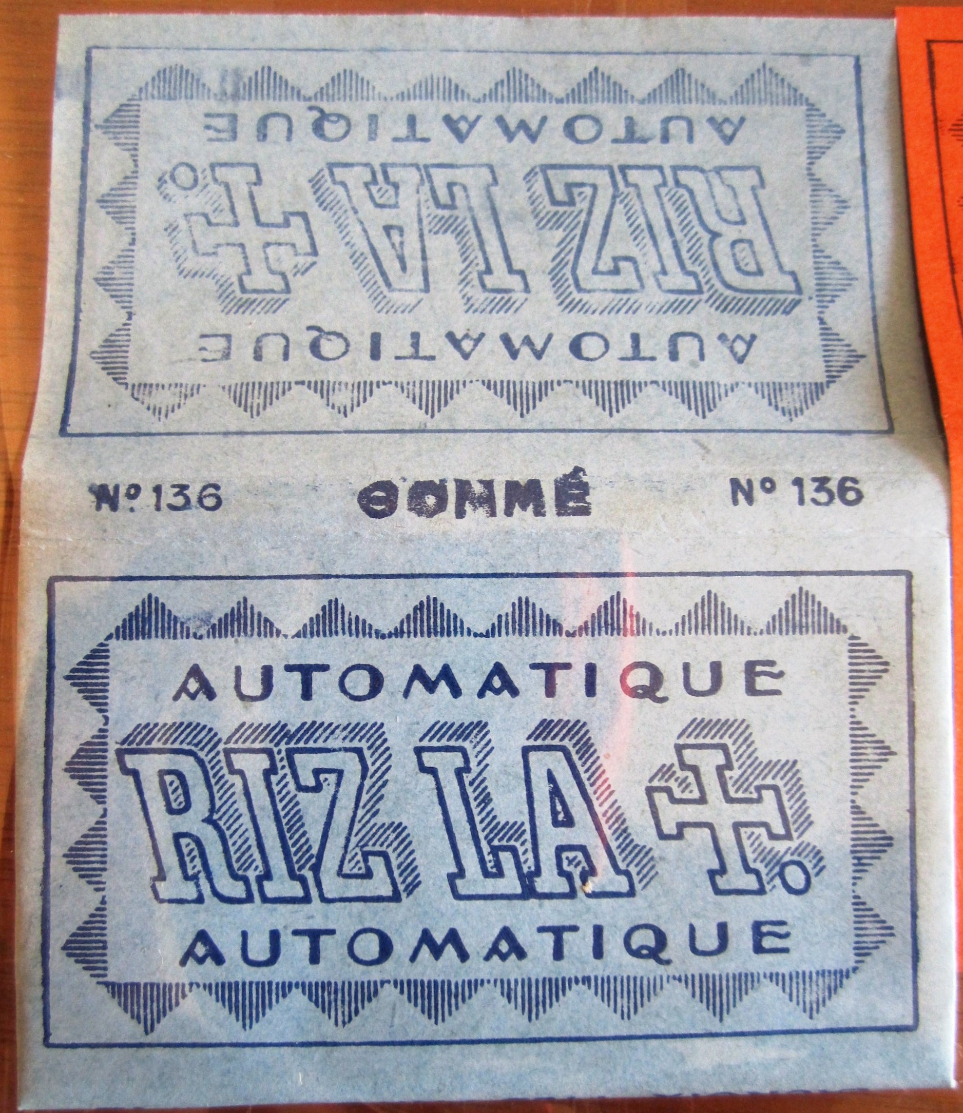 Photo RIZ LA + - Présentation provisoire par suite de la pénurie de couvertures - blue