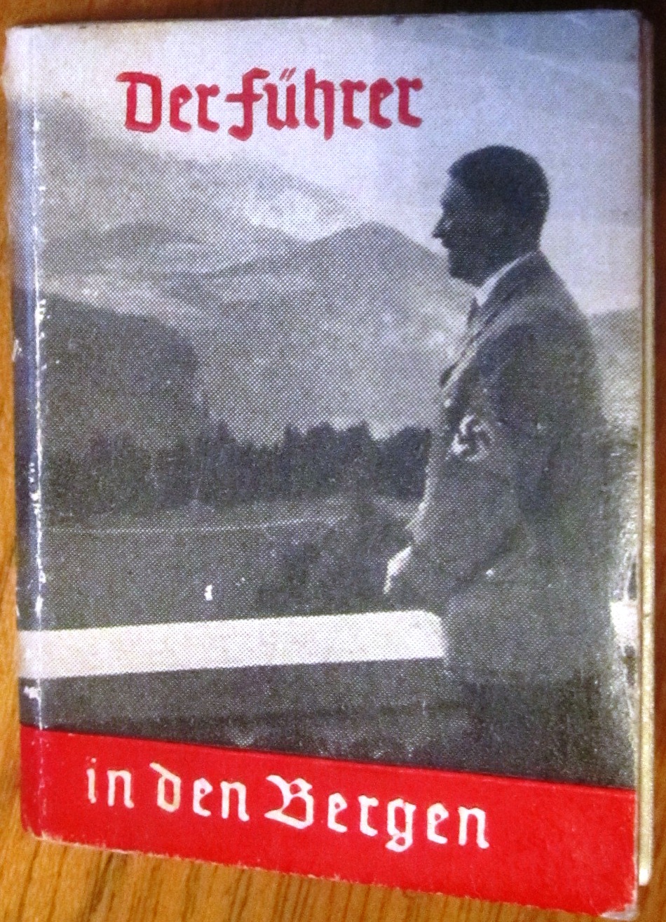 Photo Winter-hilfswerk des deutschen Volkes - Der Führer in den Bergen